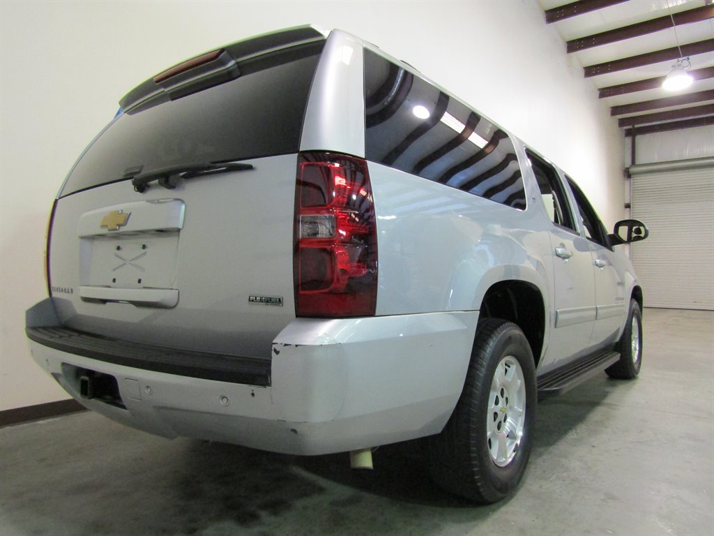 2012 Chevrolet Suburban LT photo 5