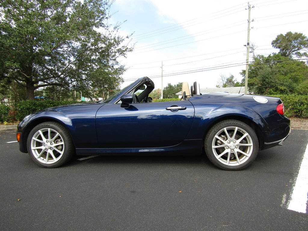 2011 Mazda MX-5 Miata Grand Touring Hard Top's photo