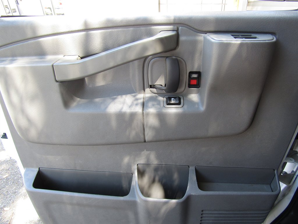 2019 Chevrolet Express Cargo Work Van - Photo 15