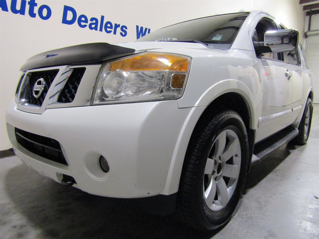 2013 Nissan Armada SL photo 2