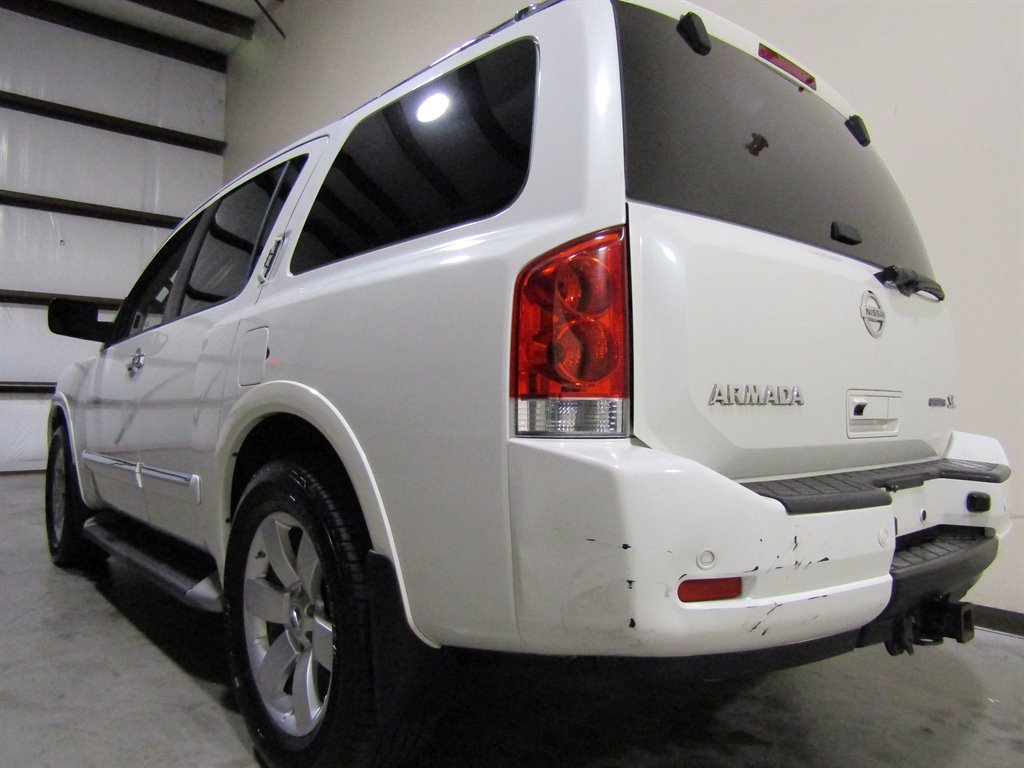 2013 Nissan Armada SL photo 3