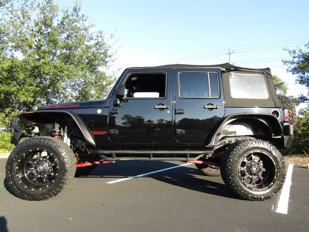 2015 Jeep Wrangler Unlimited Rubicon's photo