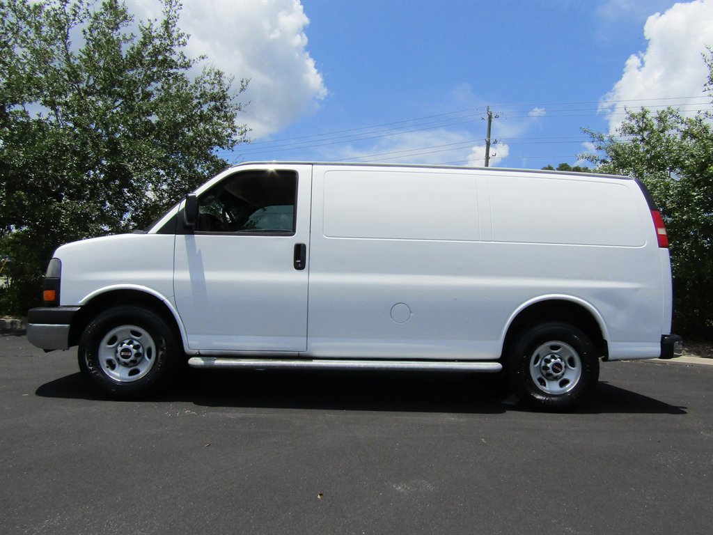 2016 GMC Savana Cargo Work Van's photo