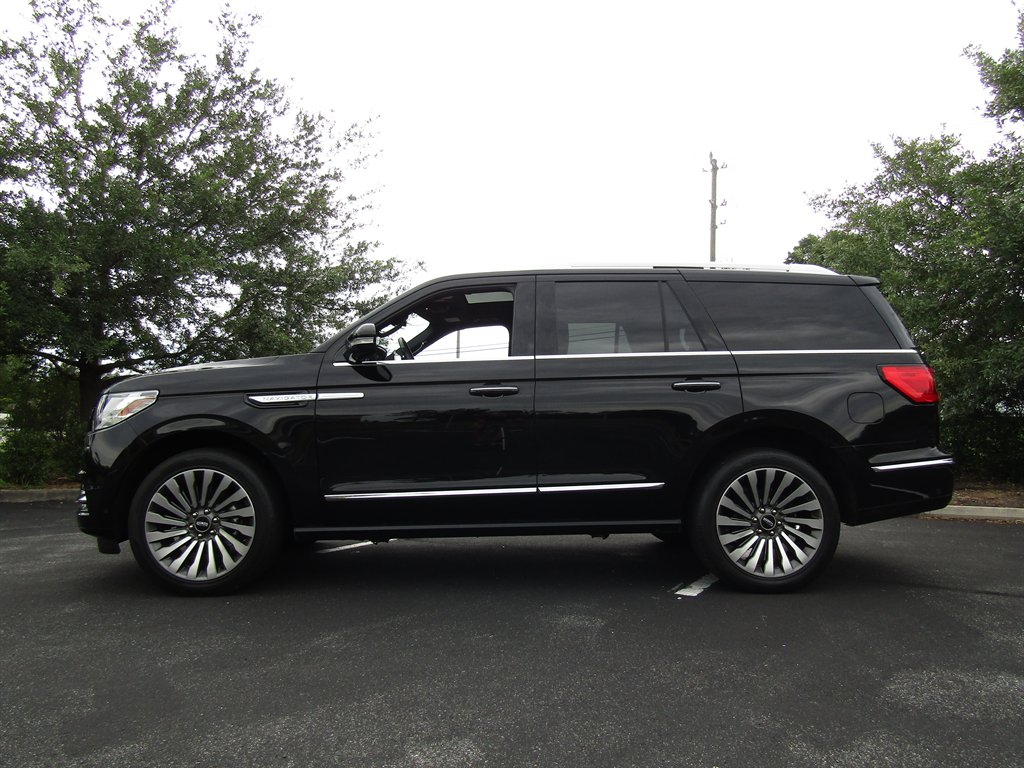 2020 Lincoln Navigator Reserve's photo